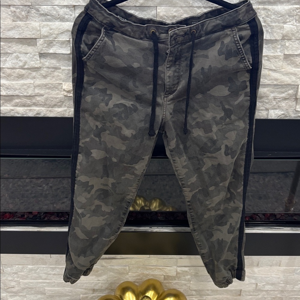 DL1961 Camouflage Pants with Dark Accents